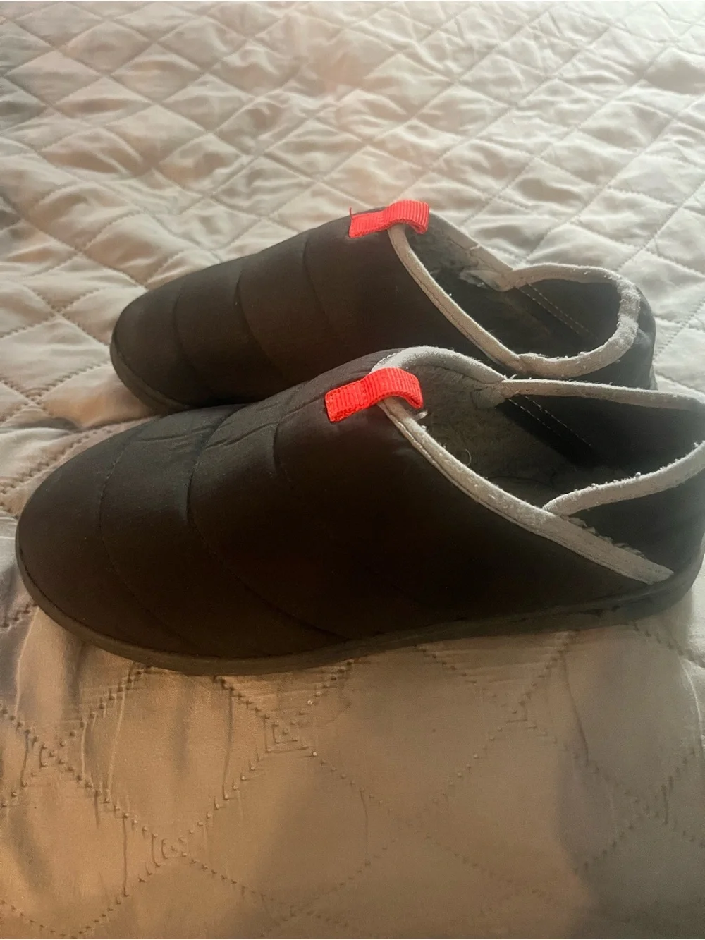 Kids Puffer Slip-On Shoes in Dark Gray with Red Accent
